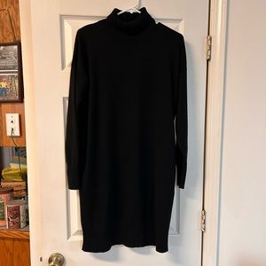 Lululemon women’s black sweater dress with pockets, size Medium